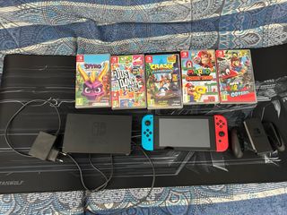Nintendo Switch + 5 Juegos + Base Carga