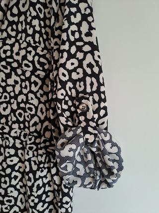 Vestido camisero estampado manga larga.