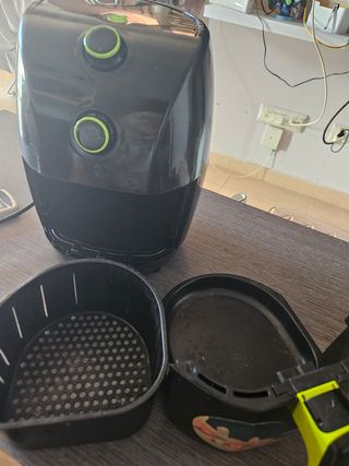 Freidora de aire Cecotec con cesta