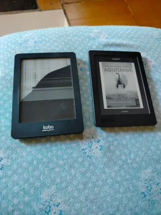 2 Kobo E-readers para piezas