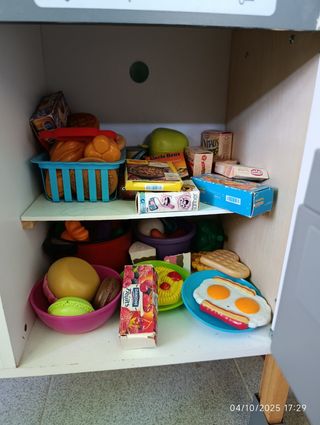 Cocinita Infantil Lidl con muchos complementos 