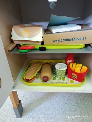 Cocinita Infantil Lidl con muchos complementos 