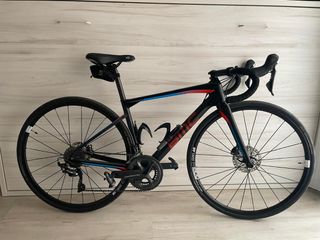 Bicicleta carretera BMC Roadmachine 02 [dona]