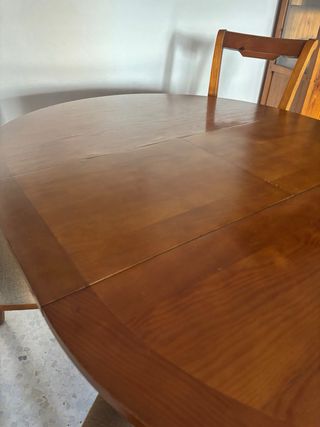 Mesa de comedor redonda de madera