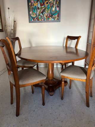 Mesa de comedor redonda de madera