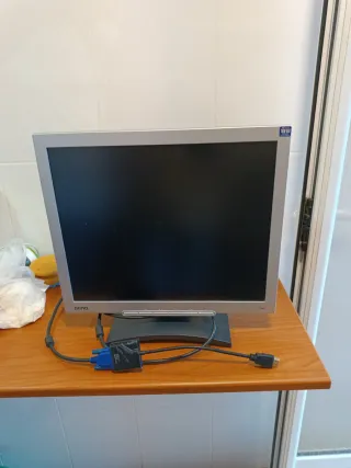 Monitor BenQ 15 Plata/Negro T705 conn VGA y HDMI