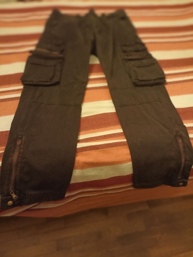 Pantaloni uomo multitasche marrone