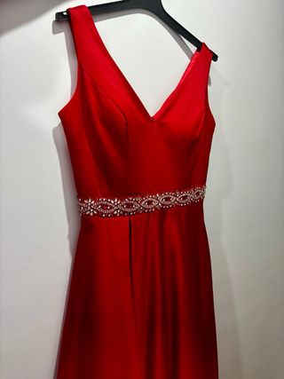 Vestido fiesta rojo con pedrería
