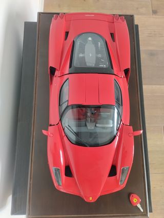 Maqueta Ferrari Enzo 1:10 Planeta D'Agostini