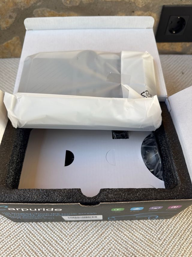 Carpuride 7" Full HD Display CarPlay Wireless