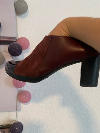 Botines de tacón con cremallera