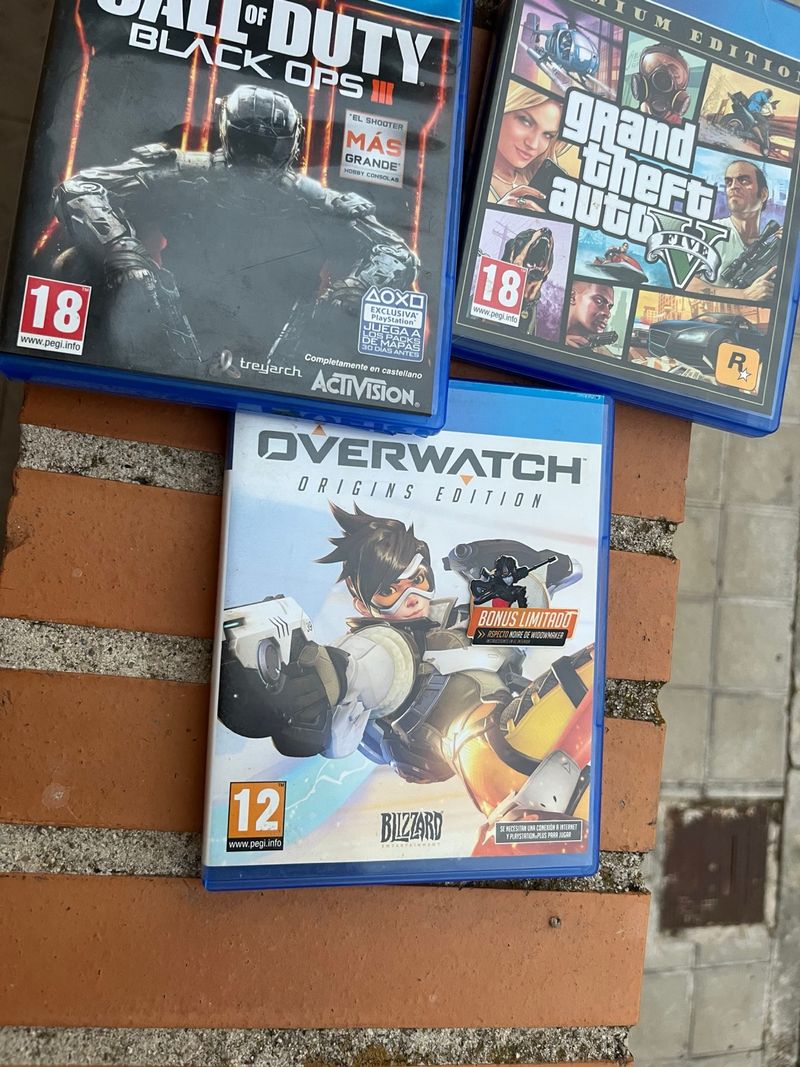 Imagen de Lote 3 Juegos PS4: Call of Duty, GTA V, Overwatch