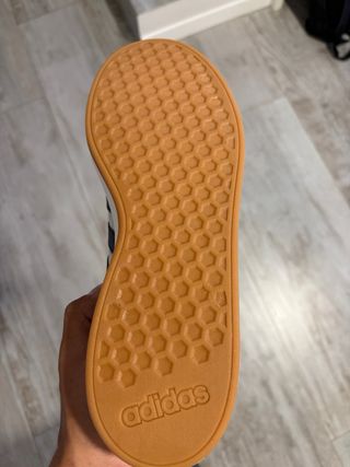 Zapatillas Adidas Beige y Negro