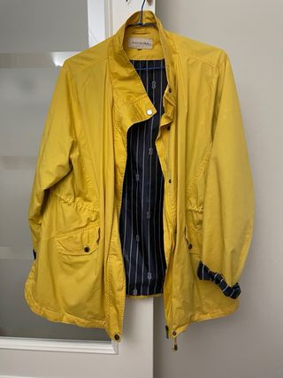 Parka Amarilla con Forro Marino