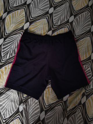 Pantalón corto deportivo