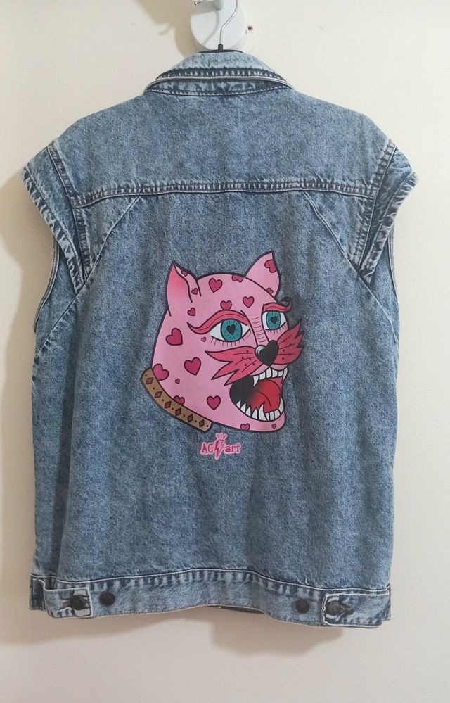 Chaleco vaquero con estampado de gato