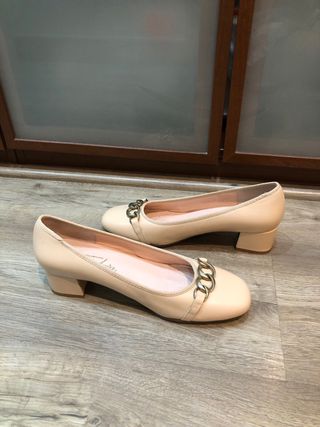 Bailarinas tacón bajo beige