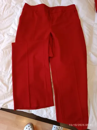 Traje de chaqueta rojo mujer. 