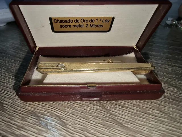 Alfiler de corbata chapado oro 1ª Ley