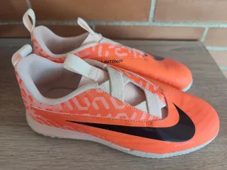 Botas de fútbol multitaco 36,5 Nike