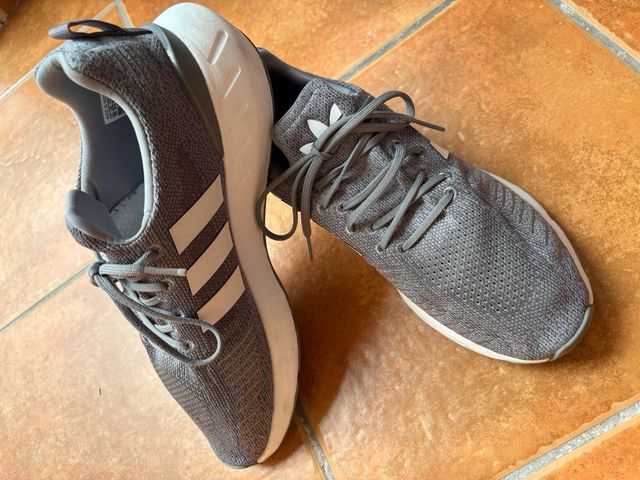 Zapatillas Adidas Grises