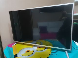 LG (FULL HD) Ultra Slim. LF / 42LF561V