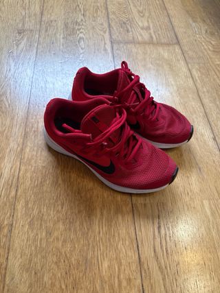 Zapatillas deportivas Nike rojas