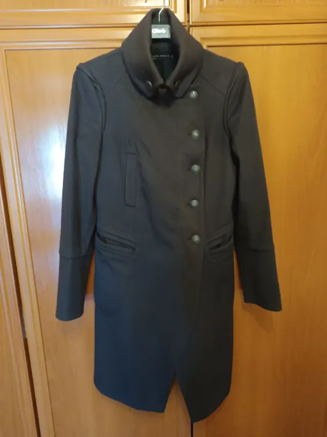 Abrigo Zara militar botones verde caqui