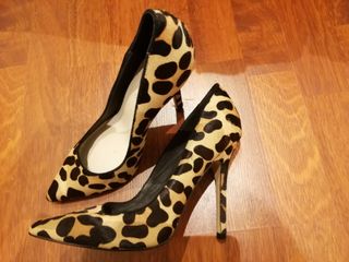 Zapatos tacón aguja leopardo