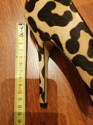 Zapatos tacón aguja leopardo