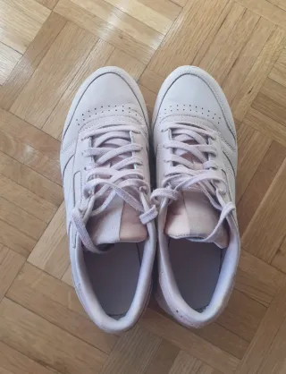Zapatillas deportivas beige y rosa