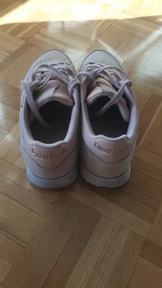 Zapatillas deportivas beige y rosa