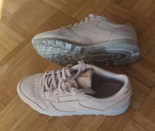 Zapatillas deportivas beige y rosa
