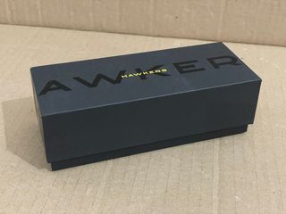 Caja para gafas Hawkers negra y dorada