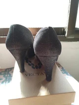 Zapatos negros brillantes elegantes talla 37