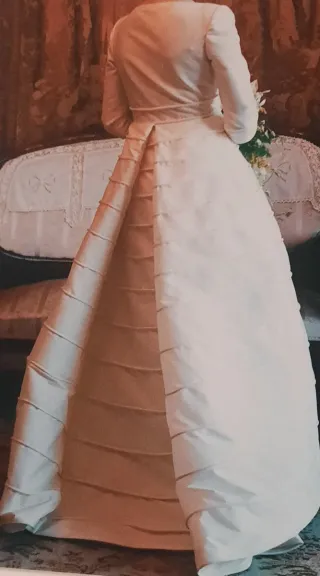 Vestido de Novia de seda salvaje color crema