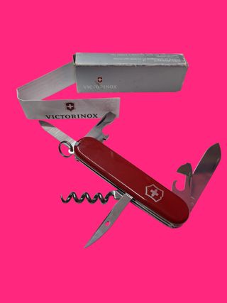 NAVAJA MULTIUSOS VICTORINOX ROJA SIN USO EN CAJA