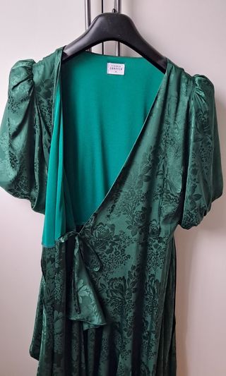 Vestido invitada verde botella.