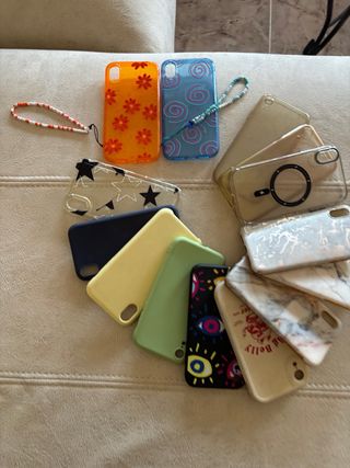 13 Fundas iPhone XR Variadas