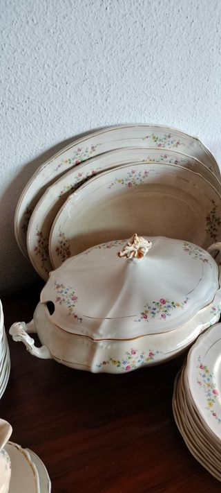 Vajilla Antigua San Claudio
