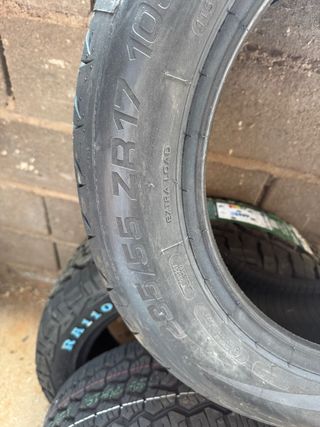 Neumático Kormoran UHP 235/55 ZR17