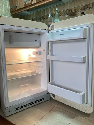 Nevera Smeg pequeña