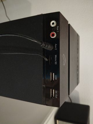 Torre de Sonido Negra y Plateada