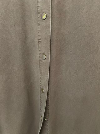 Blusón tipo camisa con bolsillos