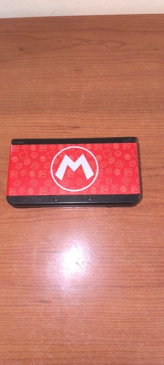 Nintendo 3DS Roja Mario con juegos