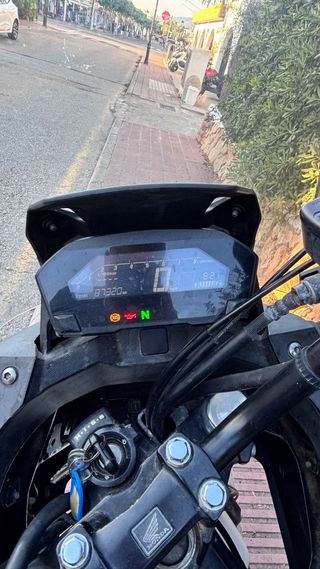 Honda NC 750 X con maleta