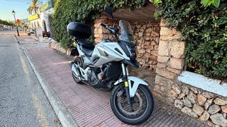 Honda NC 750 X con maleta