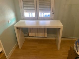 Tocador blanco con cristal sin cajon.