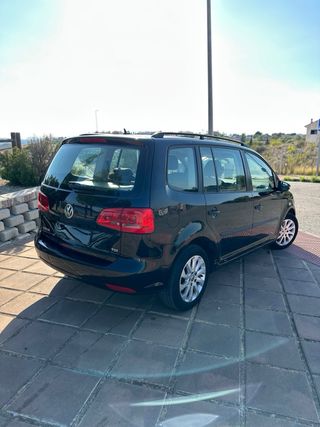 Volkswagen Touran 2011