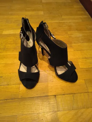 Zapatos de tacón negros